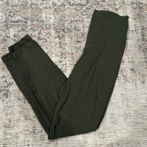 Olive green real me Aerie legging. No pilling or damage. Great condition!